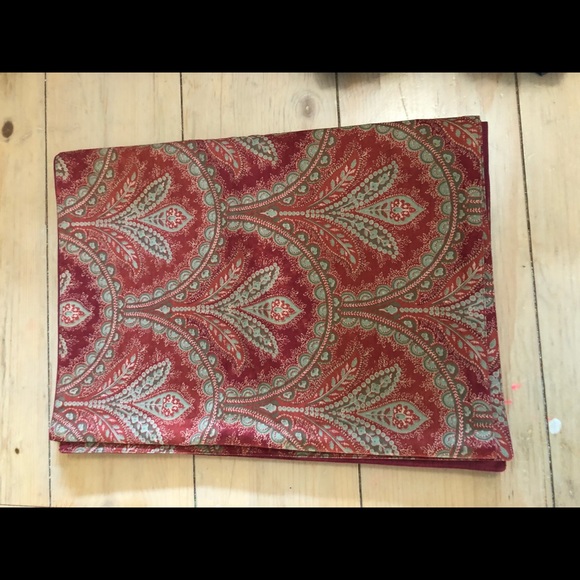 Pottery Barn Dining Pottery Barn Table Runner 8 X 18 Poshmark